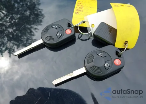 2016 Ford Escape Se z USA, uszkodzony, nr VIN 1FMCU9GX8GUB42300